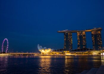 Photo by Balaji Srinivasan: https://www.pexels.com/photo/marina-bay-sands-in-singapore-during-night-time-6255191/