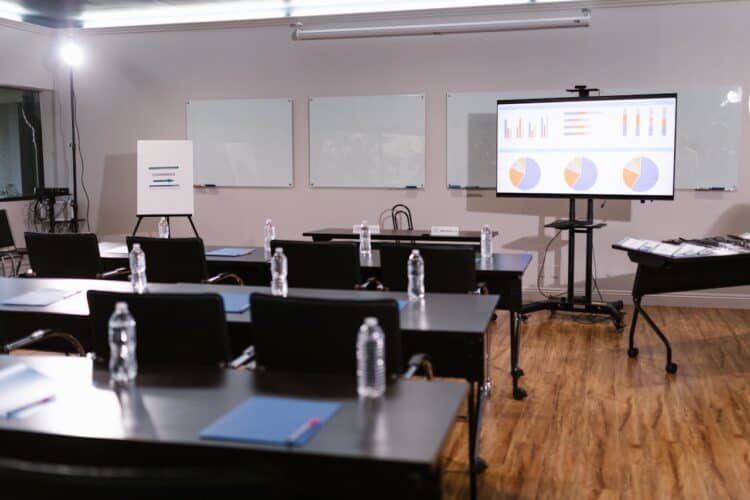 Photo by RDNE Stock project: https://www.pexels.com/photo/empty-conference-room-7648467/