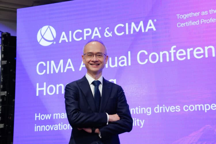 Paulus Chow, AICPA & CIMA