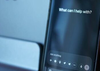Photo by Tom Krach: https://www.pexels.com/photo/smartphone-displaying-ai-chat-interface-32021560/