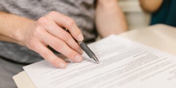 Photo by RDNE Stock project: https://www.pexels.com/photo/person-writing-on-white-paper-7841833/