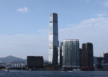 Photo by Jess Chen: https://www.pexels.com/photo/hong-kong-skyline-with-iconic-skyscraper-32108553/