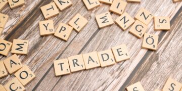 Photo by Markus Winkler: https://www.pexels.com/photo/trade-and-trade-related-words-on-wooden-table-19891035/