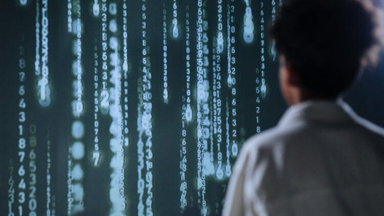 Photo by Ron Lach : https://www.pexels.com/photo/person-facing-a-big-screen-with-numbers-9783346/