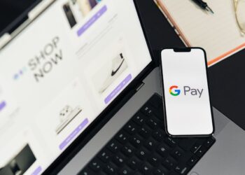 Photo by Julio Lopez: https://www.pexels.com/photo/mobile-payment-technology-for-online-shopping-29502353/
