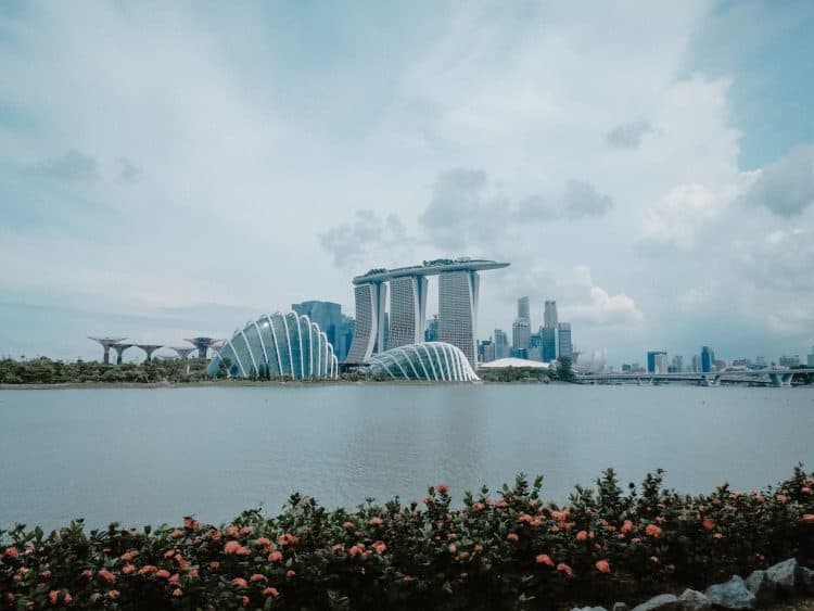 Photo by Eli Mirasol: https://www.pexels.com/photo/view-of-the-marina-bay-sands-in-singapore-8176859/